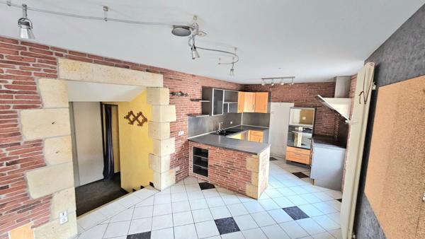 À VENDRE : Immeuble de caractère à Artemare (Ain)