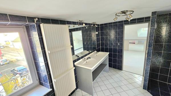 À VENDRE : Immeuble de caractère à Artemare (Ain)