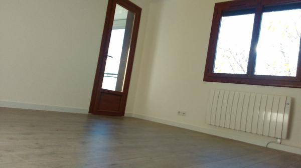 Maison de village avec véranda, garage. Montréal (11290)