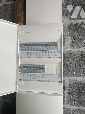 Semi plain-pied 124 m2 sur 416 m2  4 chambres dont une au rdc jardin garage