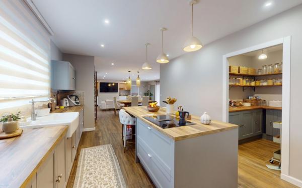 Maison à vendre    5 pièces •  Baix