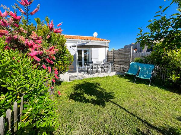 Vente
                Villa202 m² - 10 Pièces -
                    BREM SUR MER (85470)