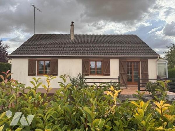 Maison individuelle plain-pied,  élevée sur sous-sol total