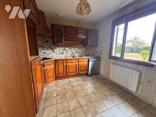 Maison individuelle plain-pied,  élevée sur sous-sol total