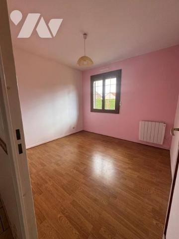 Maison individuelle plain-pied,  élevée sur sous-sol total