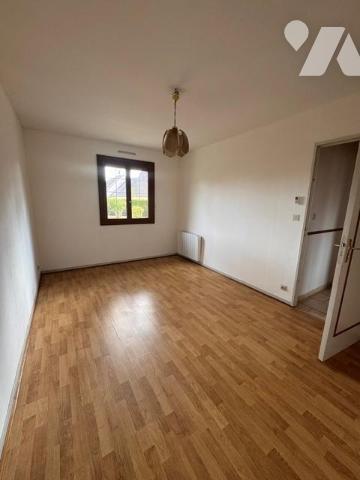Maison individuelle plain-pied,  élevée sur sous-sol total