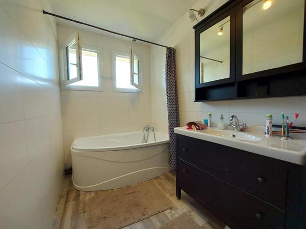 LE PASSAGE D'AGEN : MAISON  219 m² - 11 pièces - 8 chambres -Piscine- SPA- Jardin