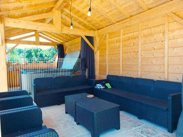 LE PASSAGE D'AGEN : MAISON  219 m² - 11 pièces - 8 chambres -Piscine- SPA- Jardin