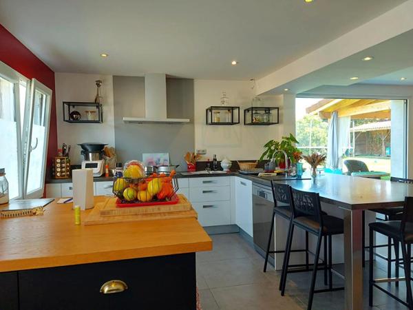 LE PASSAGE D'AGEN : MAISON  219 m² - 11 pièces - 8 chambres -Piscine- SPA- Jardin