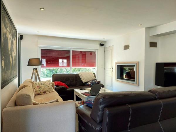 LE PASSAGE D'AGEN : MAISON  219 m² - 11 pièces - 8 chambres -Piscine- SPA- Jardin