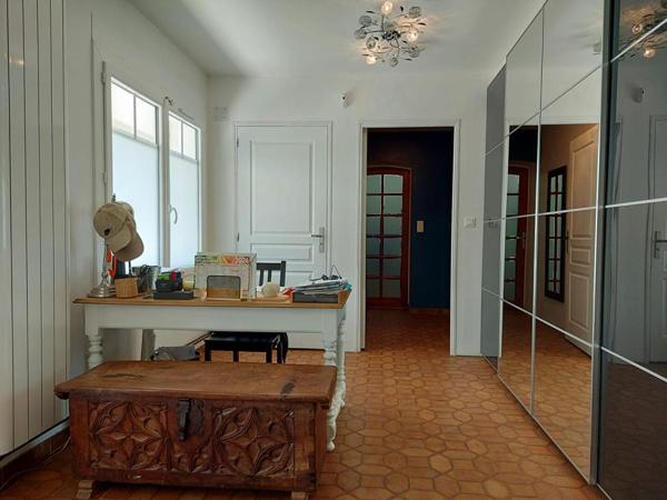 LE PASSAGE D'AGEN : MAISON  219 m² - 11 pièces - 8 chambres -Piscine- SPA- Jardin