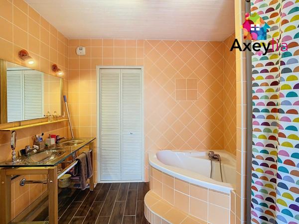 Mably (42300) A VENDRE- A 10 MINUTES DE MABLY- MAISON AVEC PISCINE SUR TERRAIN DE 734 M2 ENVIRON