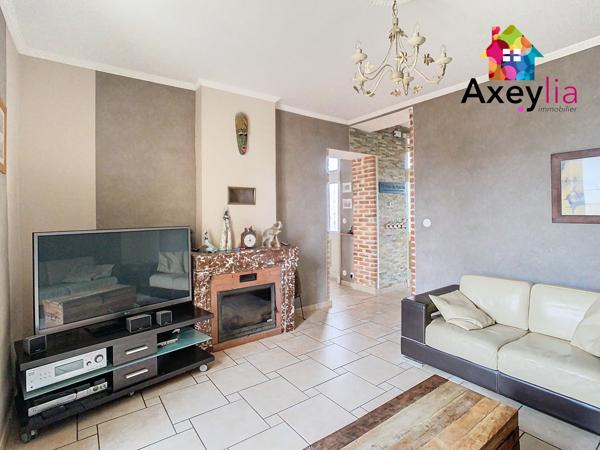 Mably (42300) A VENDRE- A 10 MINUTES DE MABLY- MAISON AVEC PISCINE SUR TERRAIN DE 734 M2 ENVIRON