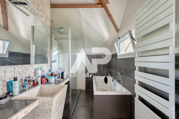 Maison Rueil Malmaison 7 pièce(s) 208.93m2 €1 420 000 ** - Référence 19351