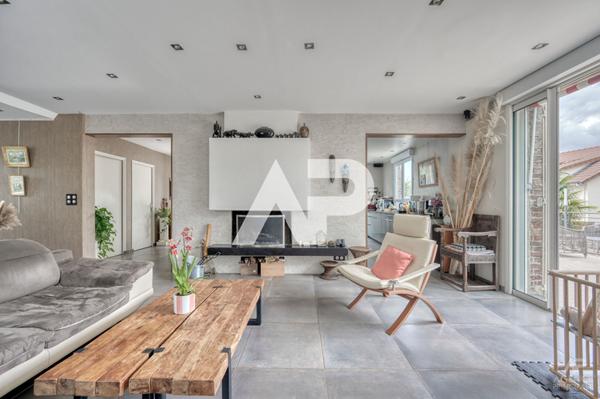 Maison Rueil Malmaison 7 pièce(s) 208.93m2 €1 420 000 ** - Référence 19351