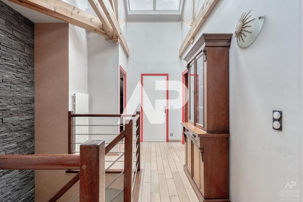 Maison Rueil Malmaison 7 pièce(s) 208.93m2 €1 420 000 ** - Référence 19351