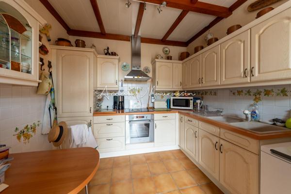 Petite maison en plein centre ville au calme !