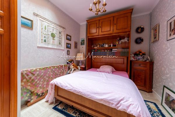 Petite maison en plein centre ville au calme !