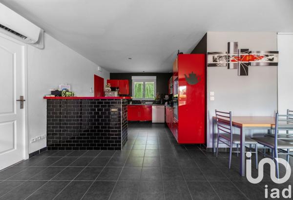 Maison 5 pièces de 100 m² à Puy-Guillaume (63290)