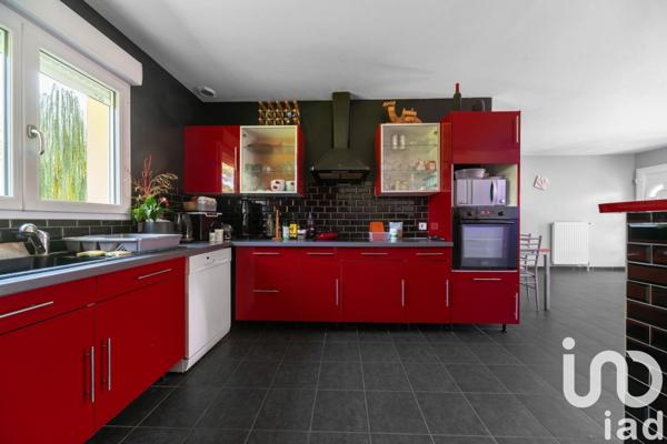 Maison 5 pièces de 100 m² à Puy-Guillaume (63290)