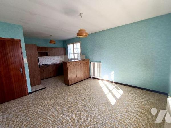 NOUVEAUTE - SEULEMENT CHEZ TRENTE CINQ NOTAIRES - en plein coeur du centre historique de Bruz -...