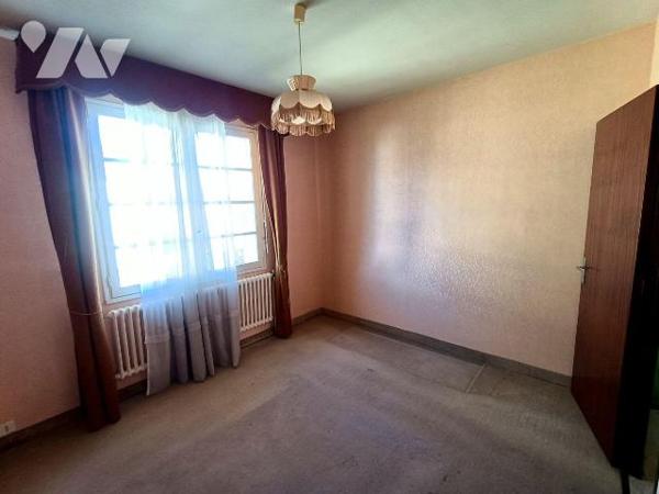 NOUVEAUTE - SEULEMENT CHEZ TRENTE CINQ NOTAIRES - en plein coeur du centre historique de Bruz -...