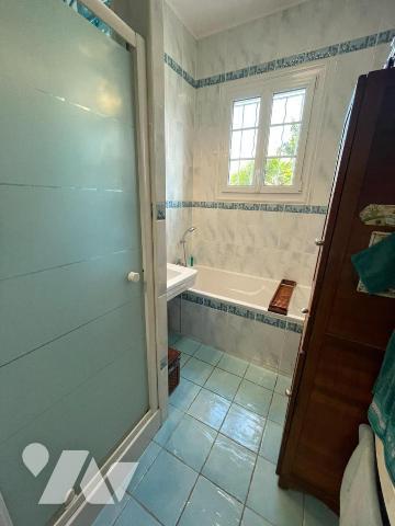 Maison rond point de vannes