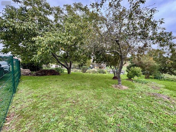 Terrain à Batir à vendre à Vouneuil-sous-Biard dans la Vienne (86580), ref : VT099-86001