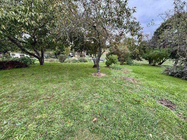 Terrain à Batir à vendre à Vouneuil-sous-Biard dans la Vienne (86580), ref : VT099-86001