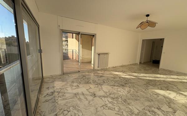 Appartement à louer    3 pièces •  Nice