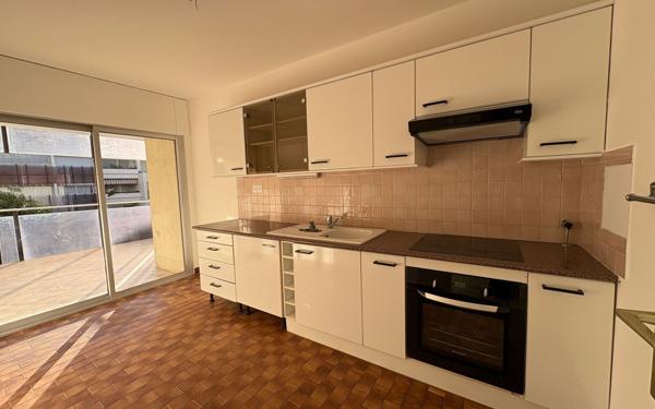 Appartement à louer    3 pièces •  Nice