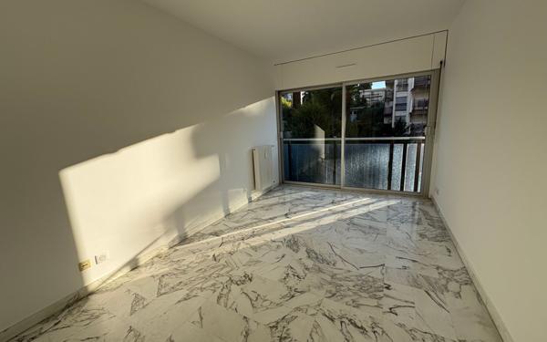 Appartement à louer    3 pièces •  Nice