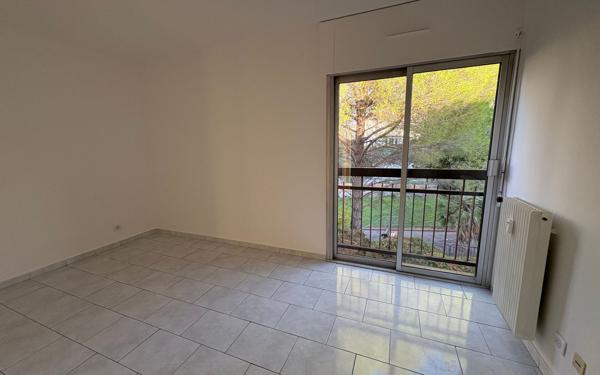 Appartement à louer    3 pièces •  Nice