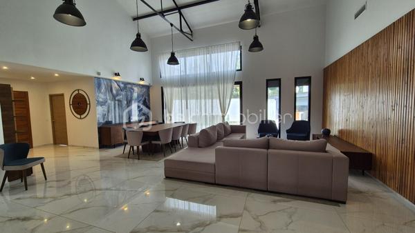 Maison contemporaine de 216 m²