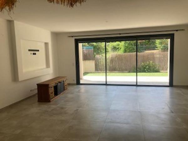 Maison de ville + grand garage