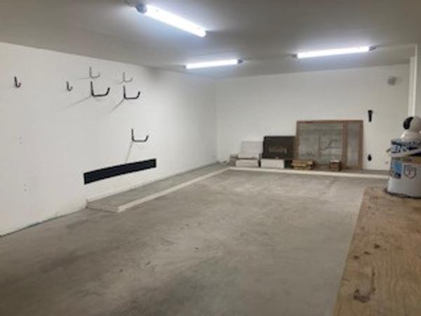 Maison de ville + grand garage