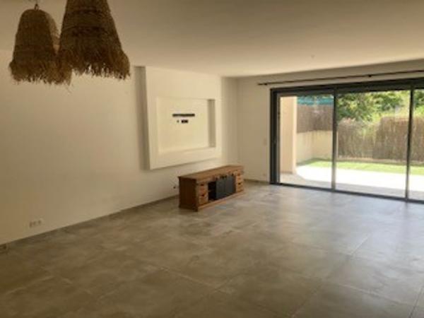 Maison de ville + grand garage