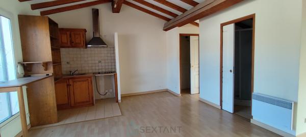 Ensemble immobilier 3 logements, cour, garage et et terrasse avec vues