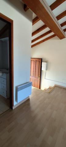 Ensemble immobilier 3 logements, cour, garage et et terrasse avec vues