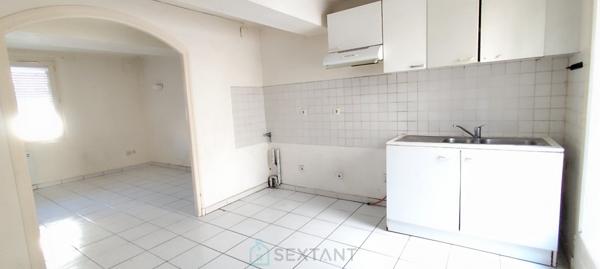 Ensemble immobilier 3 logements, cour, garage et et terrasse avec vues