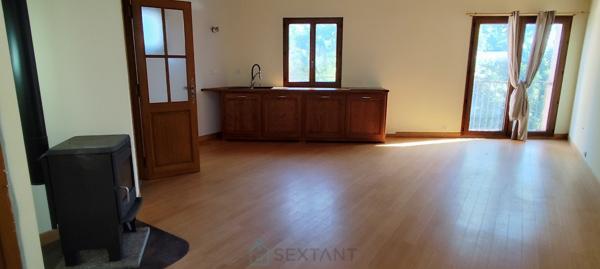 Ensemble immobilier 3 logements, cour, garage et et terrasse avec vues