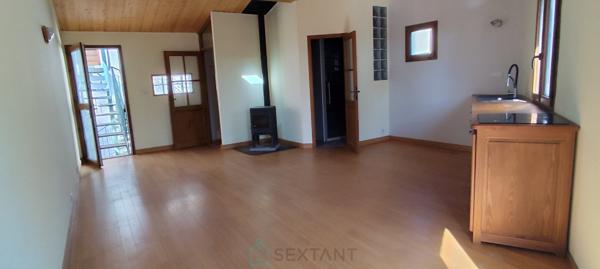 Ensemble immobilier 3 logements, cour, garage et et terrasse avec vues