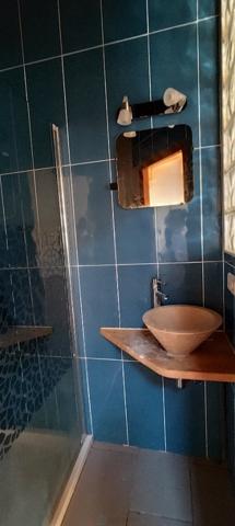 Ensemble immobilier 3 logements, cour, garage et et terrasse avec vues