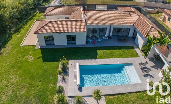 Maison à vendre 6 pièces 184 m² Saint-Sulpice-la-Pointe