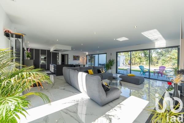 Maison à vendre 6 pièces 184 m² Saint-Sulpice-la-Pointe