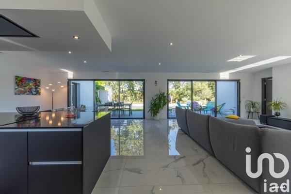 Maison à vendre 6 pièces 184 m² Saint-Sulpice-la-Pointe