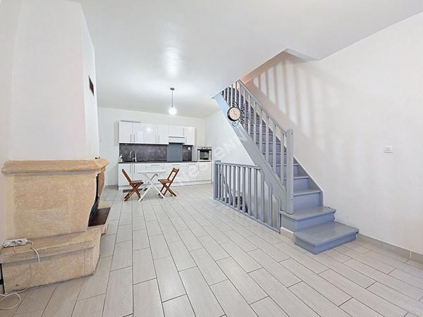 Maison de Ville à JONQUIERES avec terrasse