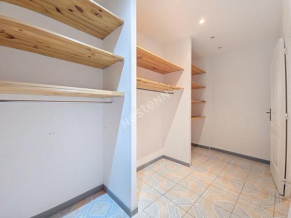 Maison de Ville à JONQUIERES avec terrasse