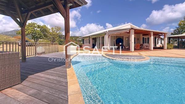 VILLA DE 6 CHAMBRES  VUE MER ET MONTAGNE