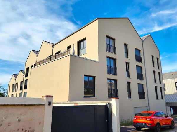 Appartement T3 de 54,79 m² avec deux suites, balcon et stationnement à Louviers